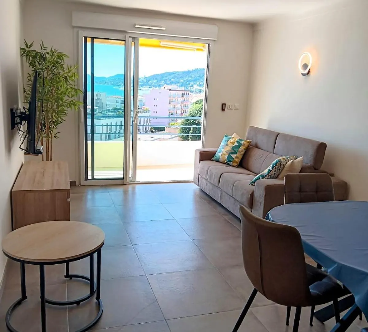 3 Pieces Vue Mer - Clim - 5 Min De La Plage A Pied Antibes Apartment