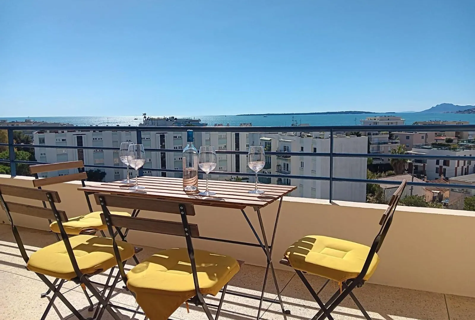 3 Pieces Vue Mer - Clim - 5 Min De La Plage A Pied Antibes
