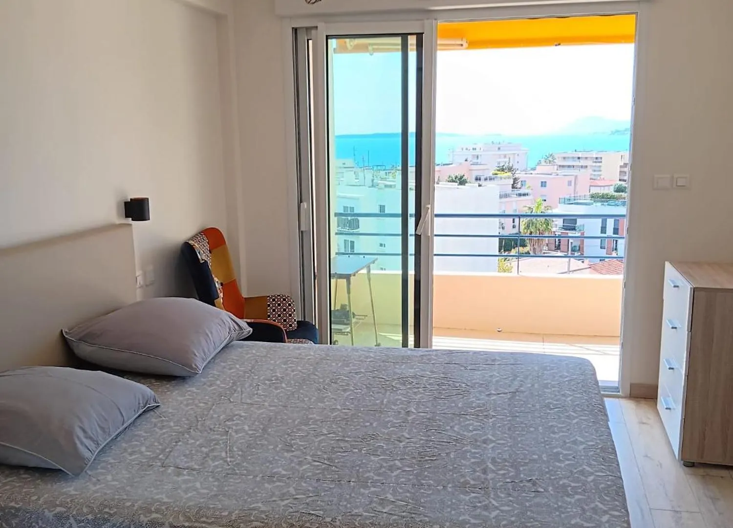 Apartment 3 Pieces Vue Mer - Clim - 5 Min De La Plage A Pied Antibes France